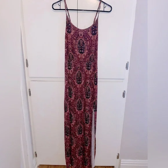 Paisley Maxi American Eagle Dress with slit 🔥 - Picture 2 of 3